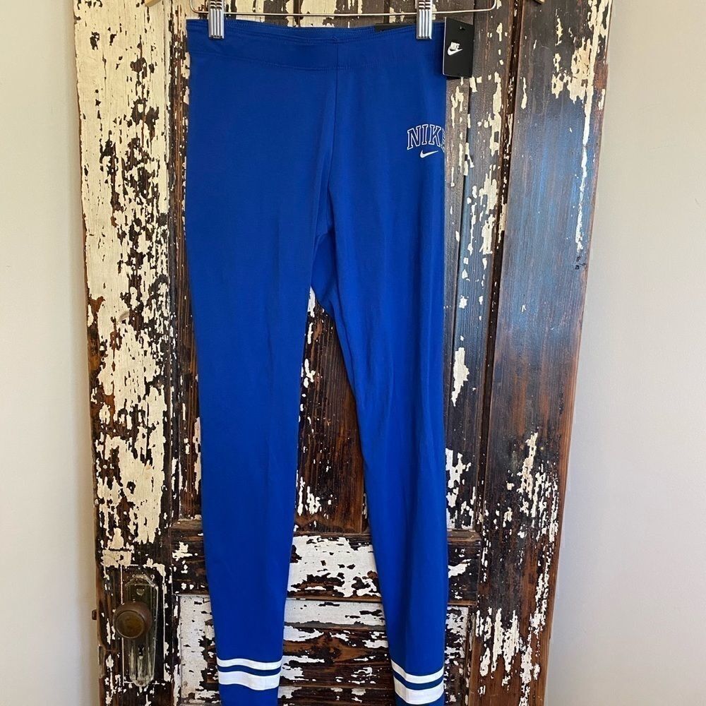 NWT Nike Varsity Leggings. Women’s XS.